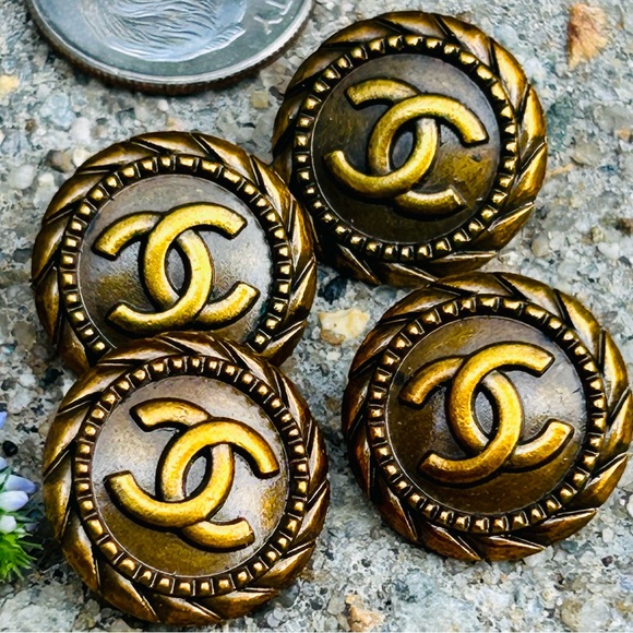 Genuine Chanel Gold metal Buttons Set of 4 - Picture 1 of 7